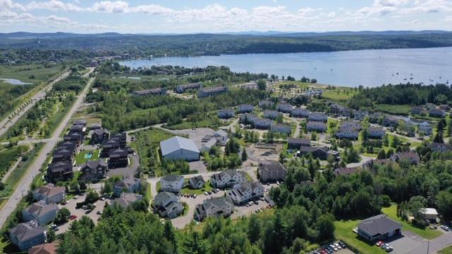 Condo Entre Ville Et Nature 2 Magog Buitenkant foto